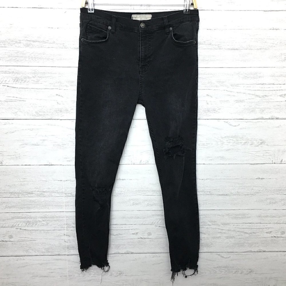 Free People Women's Faded Black Skinny Jeans Distressed size 29 length 27"